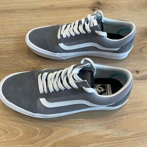 Men’s Vans Old Skool Suede and Canvas ComfyCush  Gray and White Sneakers Size 9